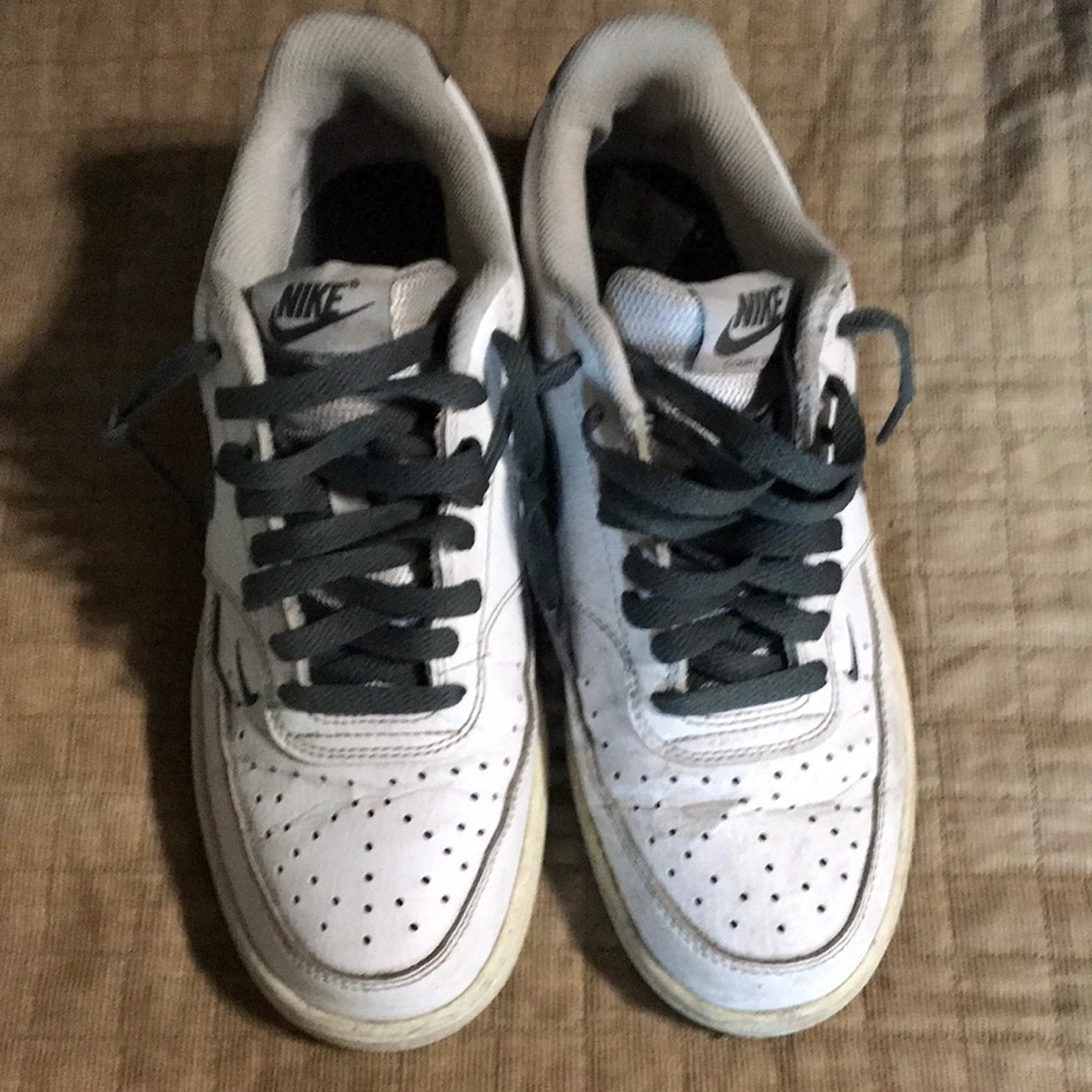 Nike court vision shoes white and green used Size 9